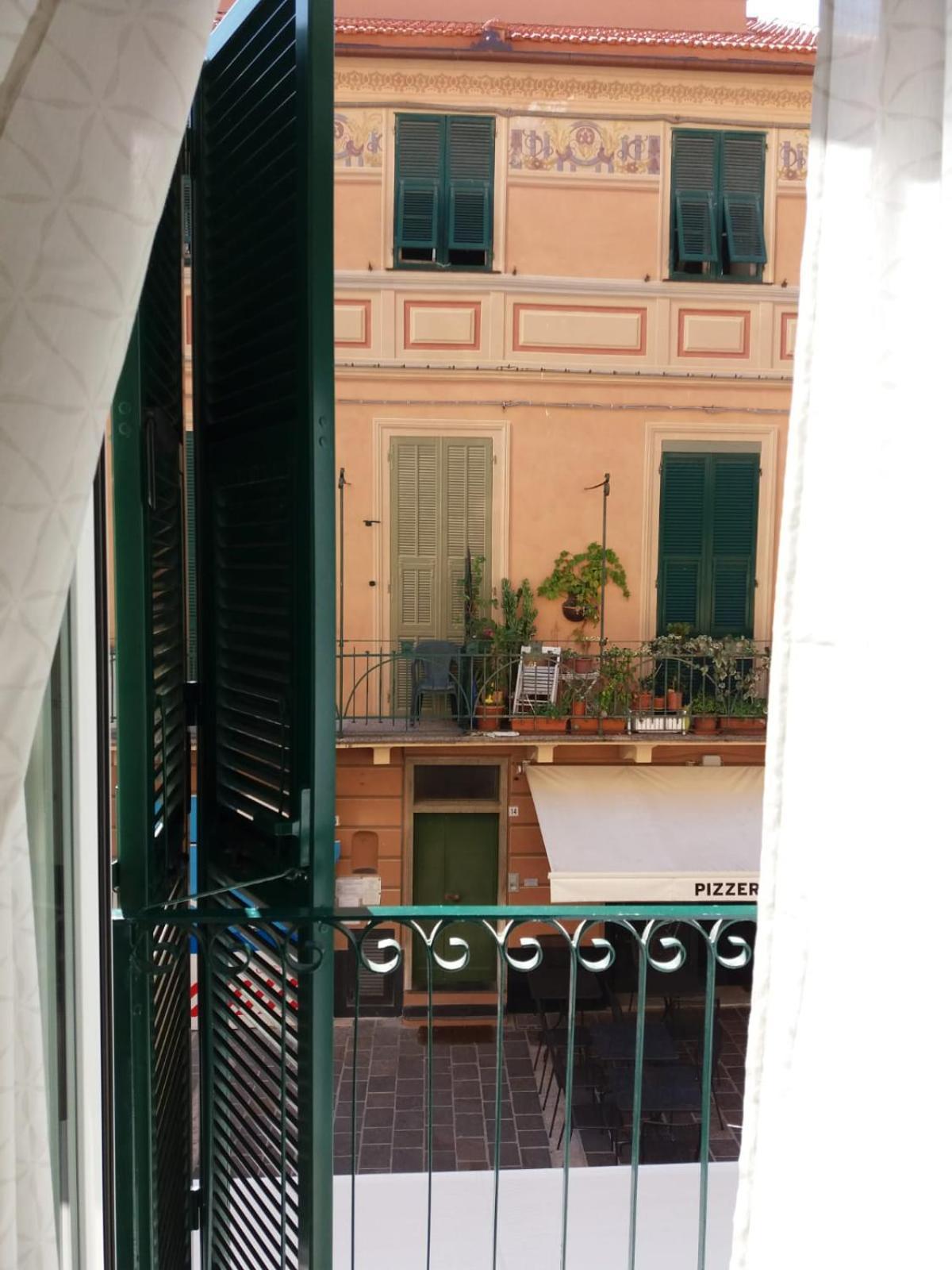 Porro15 Apartment Finale Ligure Luaran gambar