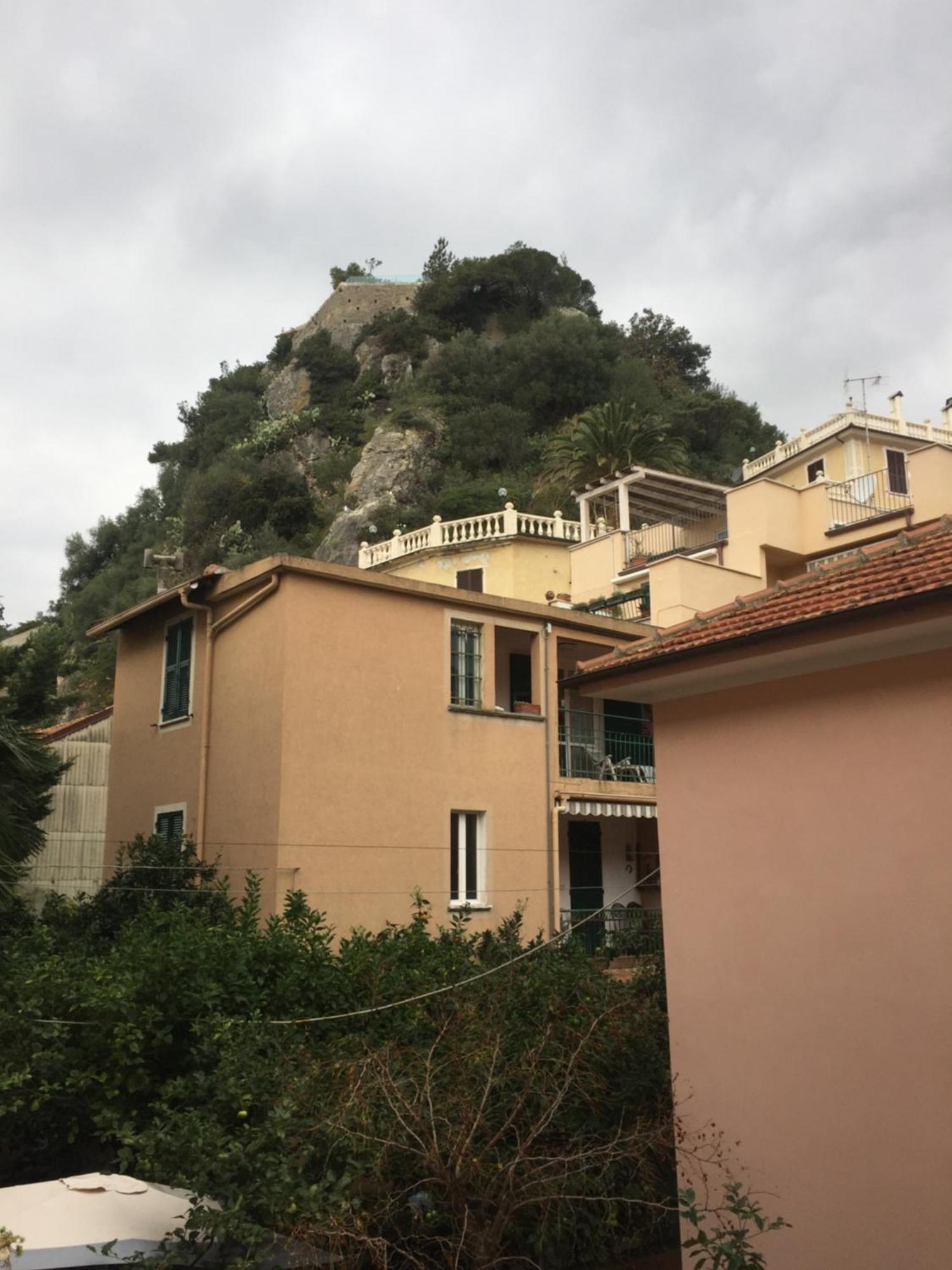 Porro15 Apartment Finale Ligure Luaran gambar